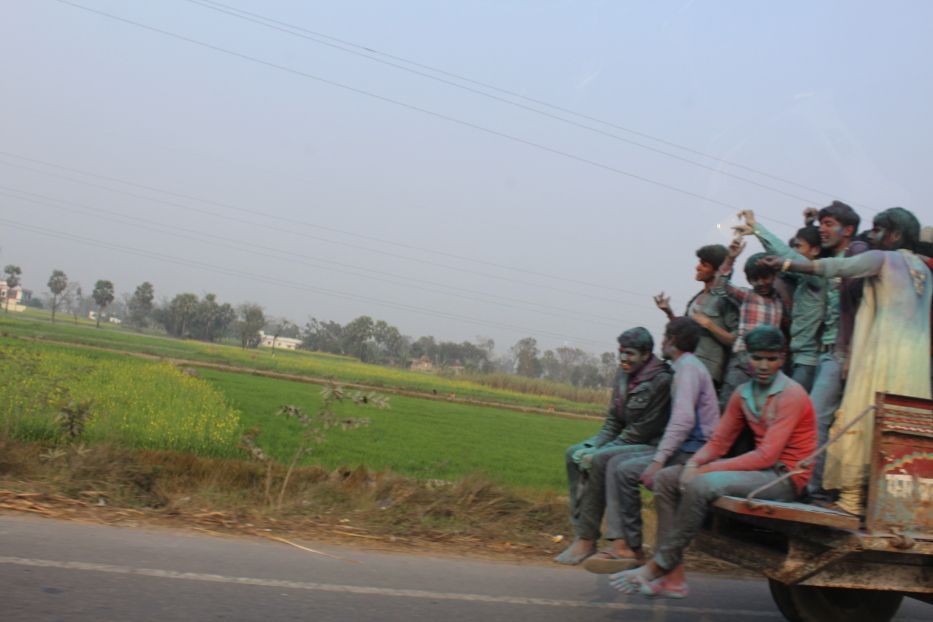 दिल्ली से बेगूसराय चार  दिन  ढाई हज़ार किलोमीटर और बड़ी पोखर-