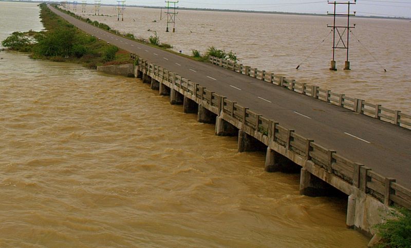 वाराणसी यानी प्रधानमंत्री नरेंद्र मोदी का संसदीय क्षेत्र, जहां गंगा उफान पर है। कई क्षेत्र डूबने की 