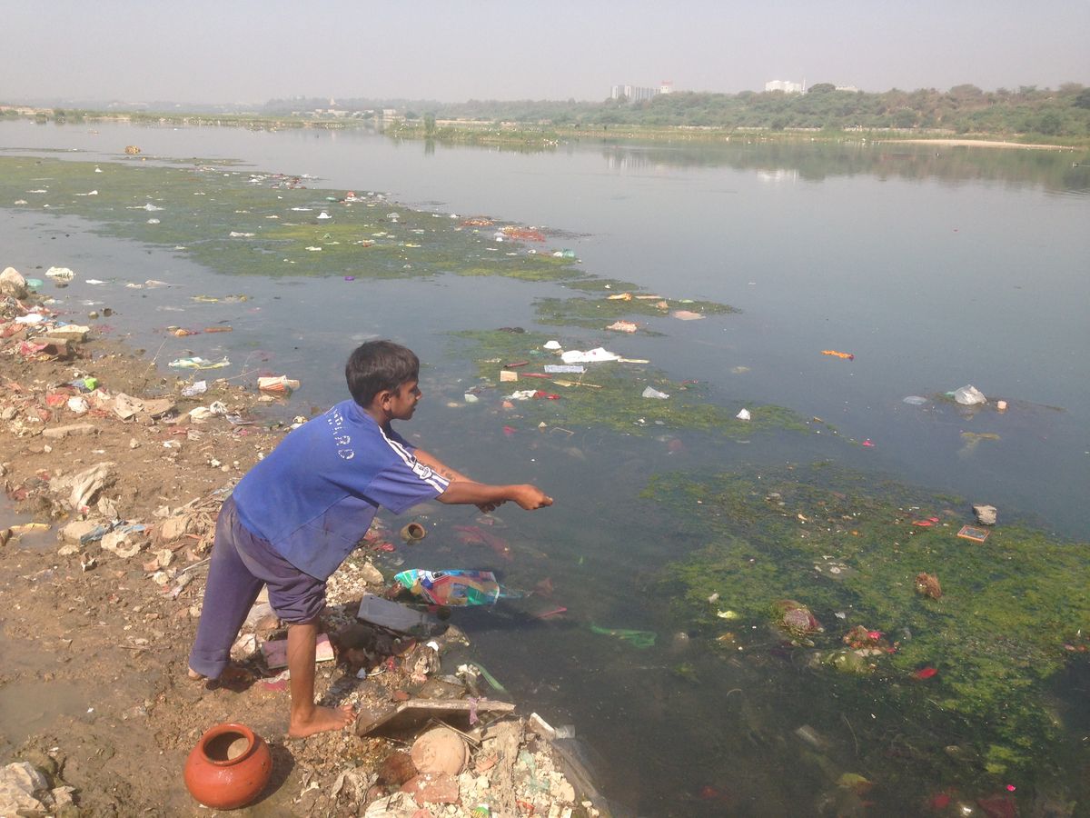 साबरमती नदीसाबरमती गुजरात की एक प्रमुख नदी है, इसके तट पर अहमदाबाद शहर बसा है. साबरमती नदी अहमदाबाद 