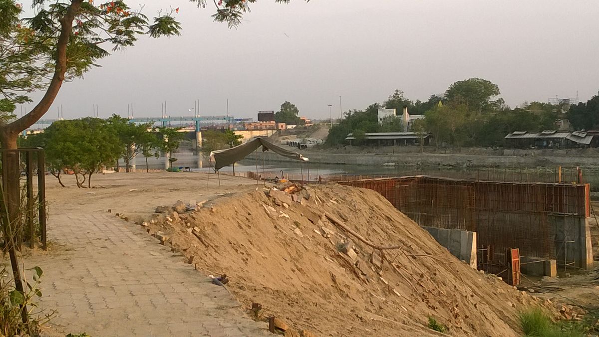 The Gomti's riverfront development project, limited to a 1.5-km stretch, from Hanuman Setu to Pucca 