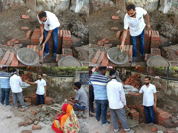 कानपुर के सर्वोदय नगर वार्ड-64 में सफाई की व्यवस्था का जायजा लेने स्थानीय पार्षद नीरज बाजपेयी पहुंचे