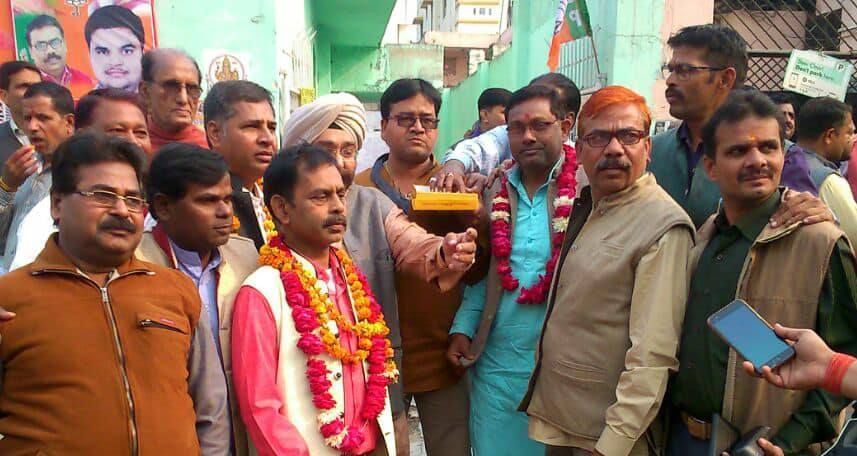 नाम - प्रमोद जायसवालपद - पार्षद (भाजपा), वार्ड - 92