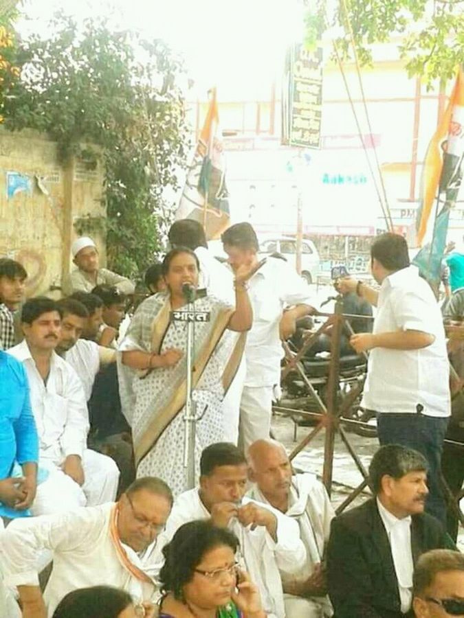 नाम : ऊषा रानी कोरी पद : सचिव, उत्तर प्रदेश कांग्रेस कमिटी नवप्रवर्तक कोड : 71183110 <