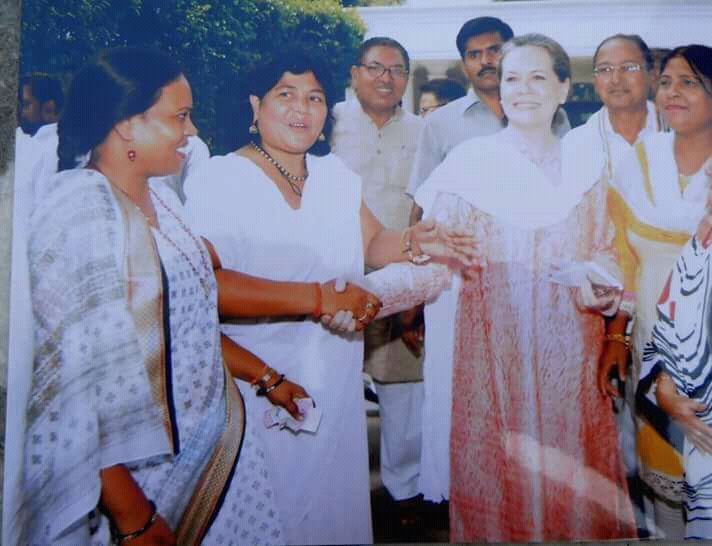 नाम : ऊषा रानी कोरी पद : सचिव, उत्तर प्रदेश कांग्रेस कमिटी नवप्रवर्तक कोड : 71183110 <