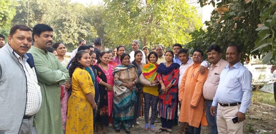 नाम – ठाकुर आशा भाटी
पद – पार्षद ( भाजपा), वार्ड- 74 वसुंधरा, ग़ाज़ियाबाद
नवप्रवर्तक कोड –