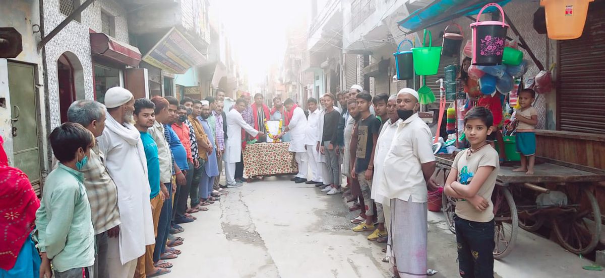 पूर्व राष्ट्रपति एपीजे अब्दुल कलाम की जयंती पर साहिबाबाद के विक्रम एंक्लेव में श्रद्धांजलि कार्यक्रम