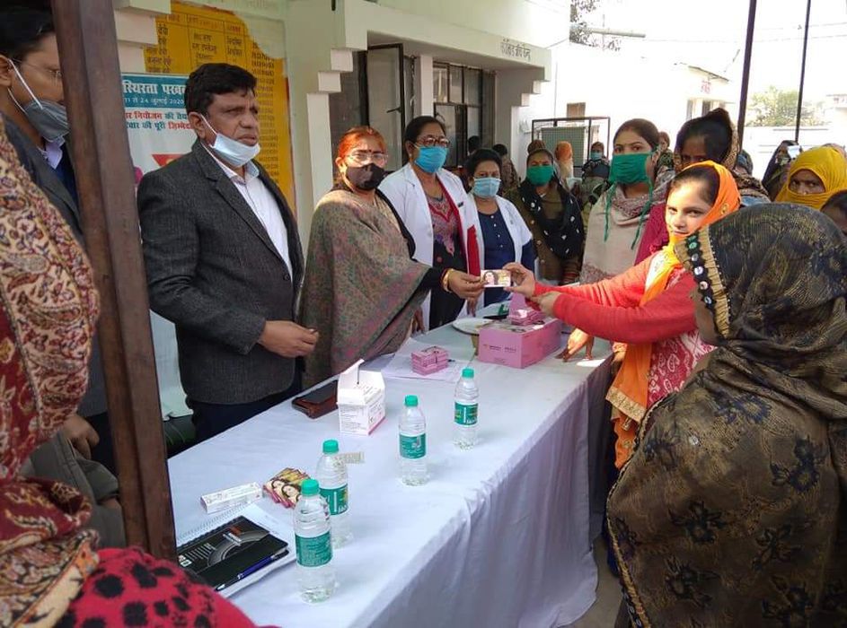 खुशहाल परिवार दिवस के अवसर पर अकबरपुर प्राथमिक स्वास्थ्य केंद्र परिसर में जागरूकता बैठक का आयोजन-दिन
