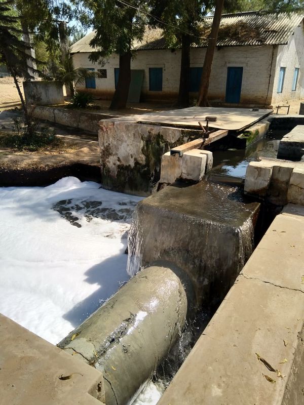 The
Sabarmati River in the Ahmedabad City stretch, before the Riverfront, is dry
and within the Rive