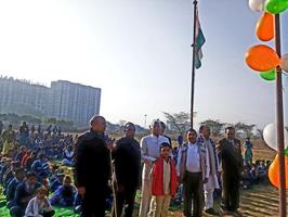 गणतंत्र दिवस के अवसर पर ध्वजारोहण कर किया शहीदों का गुणगान