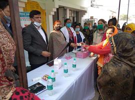 खुशहाल परिवार दिवस के अवसर पर अकबरपुर प्राथमिक स्वास्थ्य केंद्र परिसर में जागरूकता बैठक का आयोजन