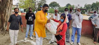 सेवक सहायता अभियान के अंतर्गत श्यामनगर वार्ड में 200 जरूरतमंद परिवारों को वितरित किया राशन