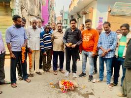 मोतीनगर चन्द्र भानु गुप्त नगर में जनता के विकास के लिए सड़क सुधार कार्य जारी