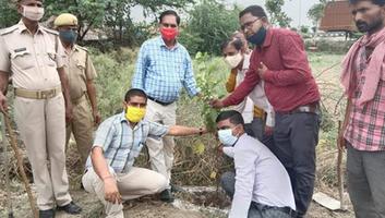 कानपुर देहात की सिकंदरा तहसील में पर्यावरण दिवस के अवसर पर हुआ वृक्षारोपण