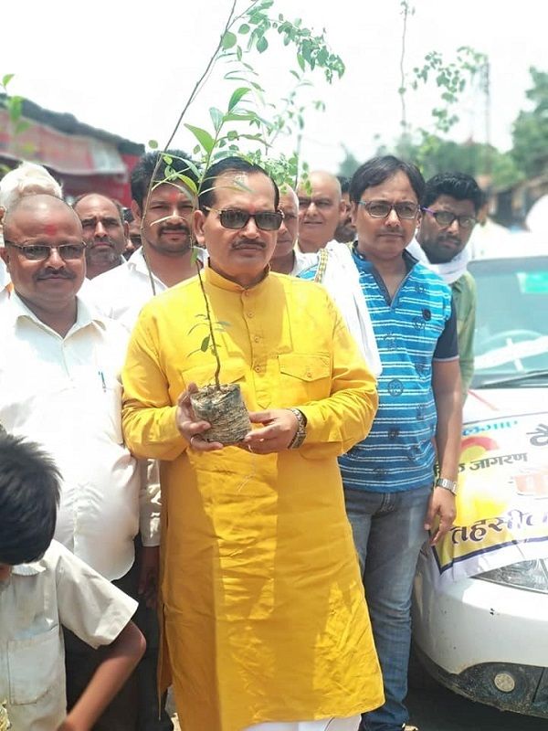 नाम : श्री सुभाष
त्रिपाठी
पद : विधायक
(भाजपा), पयागपुर, बहराइच, उत्तर प्रदेश