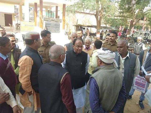 नाम :  सुरेश तिवारी
पद : विधायक (भाजपा) बरहज विधानसभा, देवरिया (उ.प्र)</