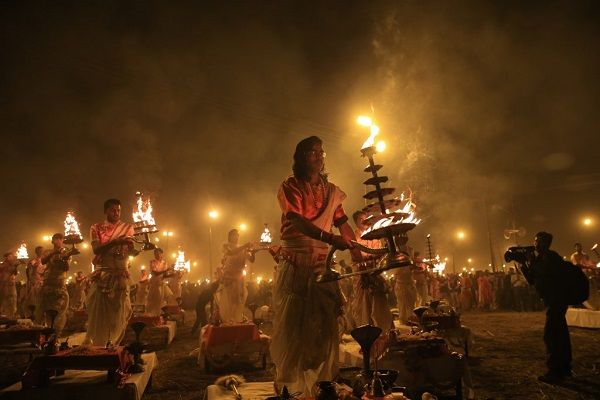 _पवित्र नदियों गंगा, यमुना व सरस्वती के संगम पर बसा प्रयागराज शहर जो हिंदु धर्म के साथ-साथ अन्य
धर्म