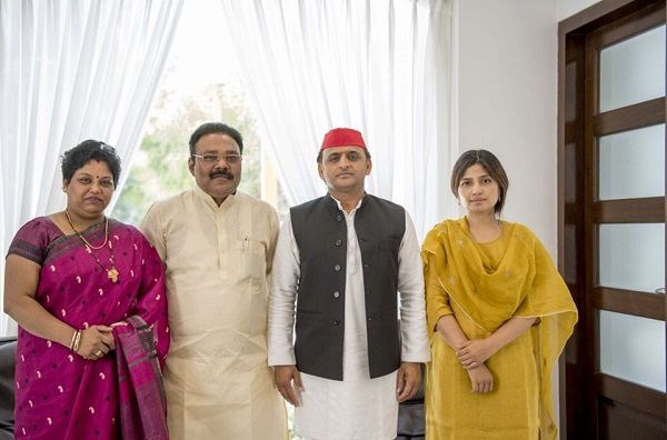 नाम : मनोज कुमार पारस
पद : विधायक (सपा) नगीना विधानसभा, बिजनौर (उ.प्र)
नवप्रवर