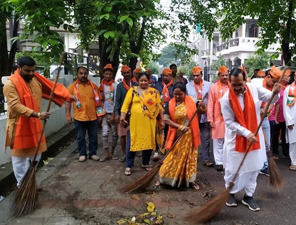 नाम : श्रीमती
माधुरी वर्मा
पद : विधायक
(भाजपा), नानपारा, बहराइच, उत्तर प्रदेश</