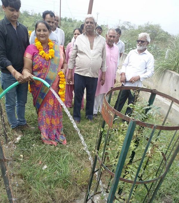 नाम : माया देवीपद : महिला जिला अध्यक्ष (कांग्रेस), दीनदयालपुरी, वार्ड – 6, गाज़ियाबाद