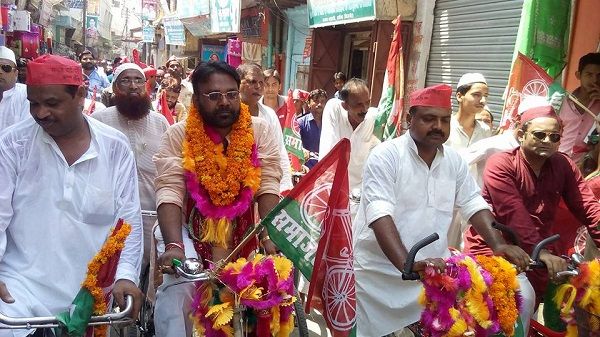 नाम : मनोज कुमार पारस
पद : विधायक (सपा) नगीना विधानसभा, बिजनौर (उ.प्र)
नवप्रवर