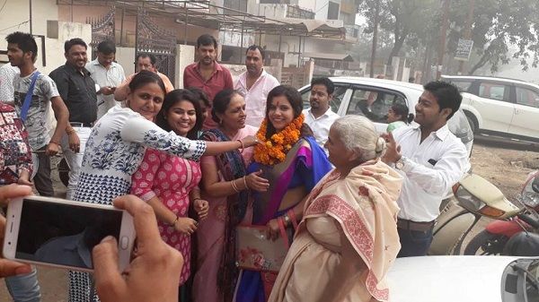 नाम : हेमलता शर्मा
पद  : पार्षद, भारतीय
जनता पार्टी, गाज़ियाबाद
नवप्रवर्तक कोड : 