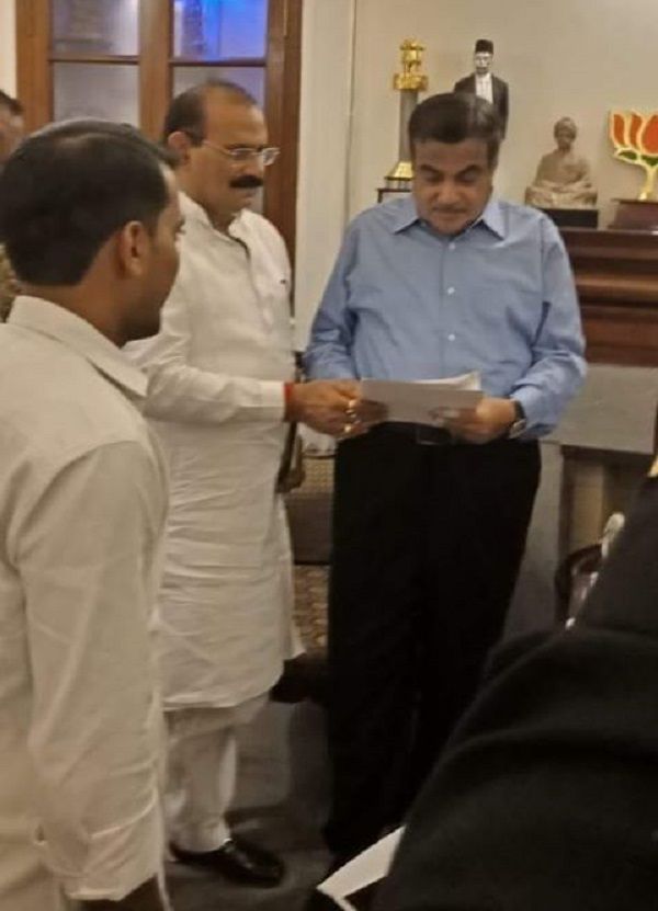 नाम : विजय मिश्रा
पद : विधायक (भाजपा) ज्ञानपुर
विधानसभा, भदोही (उ.प्र)
नवप्रवर्तक कोड : 711848