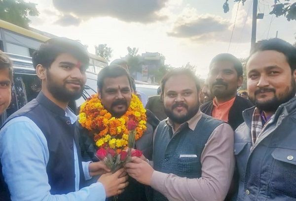 नाम : शैलेश कुमार
पद : विधायक (भाजपा) गैंसडी
विधानसभा, बलरामपुर (उ.प्र)
नवप्रवर्तक कोड : 71184