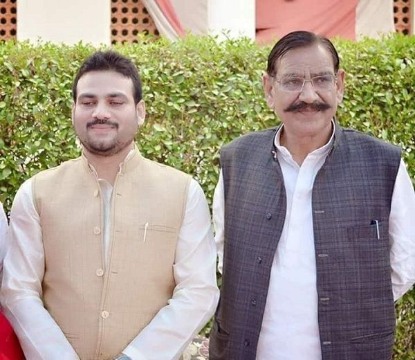 नाम : ओमकार सिंहपद : विधायक, सहसवान विधानसभा क्षेत्र, बदायूं (उत्तर
प्रदेश)नवप्रवर्तक कोड : 7