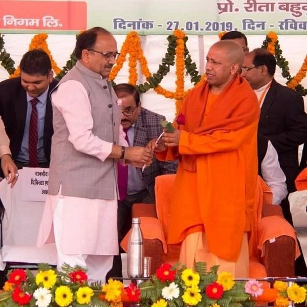 भारतीय राजनीतिज्ञ के रूप
में जाना पहचाना नाम श्री सिद्धार्थ नाथ सिंह भारतीय जनता पार्टी के आधिकारिक