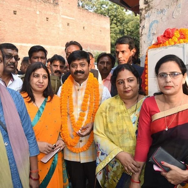 श्री नन्दगोपाल नंदी कांग्रेस
पार्टी से भाजपा में शामिल हुए तथा वर्तमान में वह इलाहाबाद साउथ से विधाय