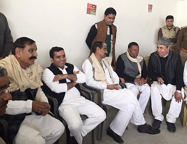 नाम : ओमकार सिंहपद : विधायक, सहसवान विधानसभा क्षेत्र, बदायूं (उत्तर
प्रदेश)नवप्रवर्तक कोड : 7