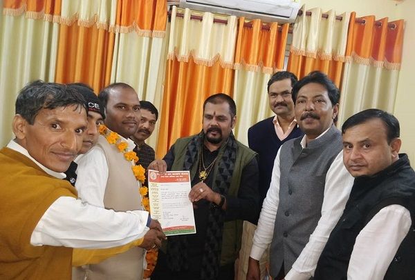 नाम : शैलेश कुमार
पद : विधायक (भाजपा) गैंसडी
विधानसभा, बलरामपुर (उ.प्र)
नवप्रवर्तक कोड : 71184