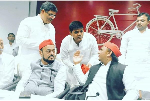 नाम : डॉ. संग्राम यादवपद : विधायक, अतरौलिया विधानसभा क्षेत्र, आजमगढ़ (उत्तर प्