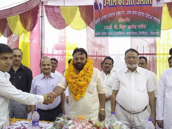 नाम : मनोज कुमार पारस
पद : विधायक (सपा) नगीना विधानसभा, बिजनौर (उ.प्र)
नवप्रवर