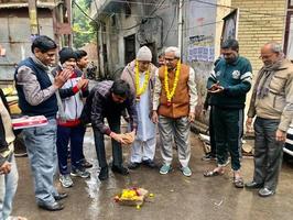 मोतीनगर चन्द्र भानु गुप्त नगर में जनता के विकास के लिए सड़क सुधार कार्य जारी