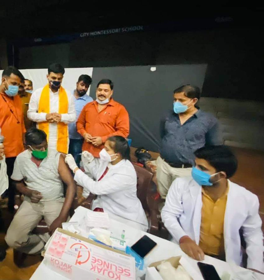हिन्द नगर वार्ड में कोरोना वैक्सीनेशन कैंप के सात दिन पुरे  होने पर निरज सिंह का आगमन-हिंदनगर वार्ड 