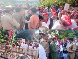 गोरखपुर  पुलिस के खिलाफ विरोध प्रदर्शन करते समाजवादी पार्टी के  सदस्य