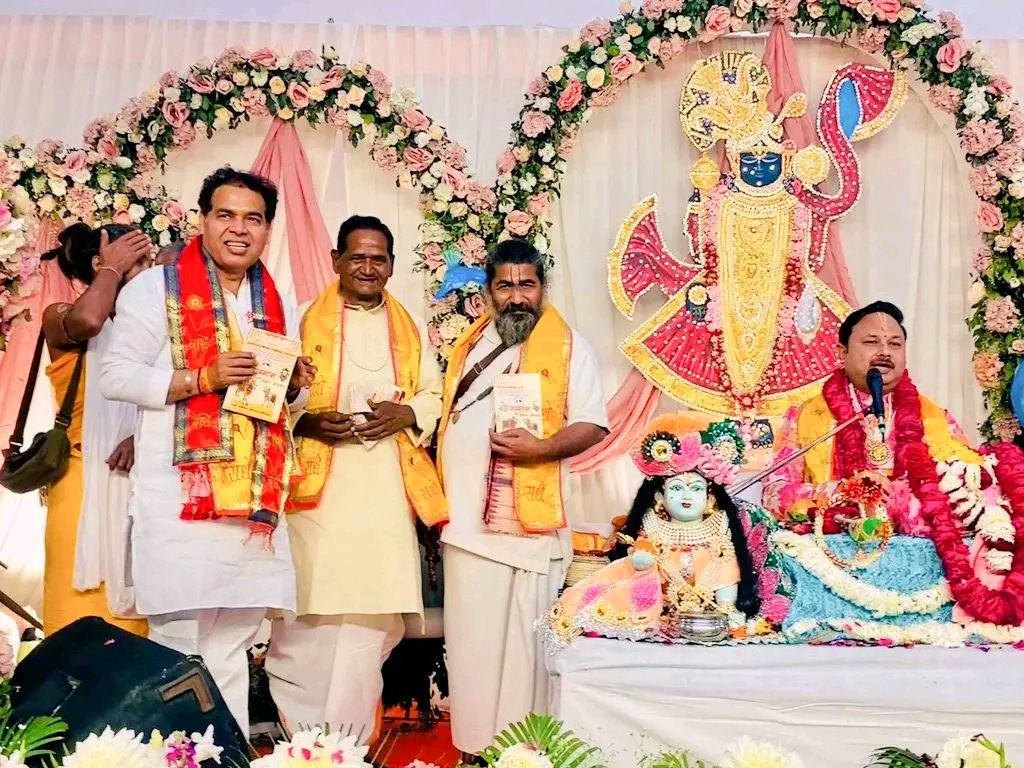 नाम-
श्रीकांत शर्मा 
पद-
विधायक(बीजेपी), म