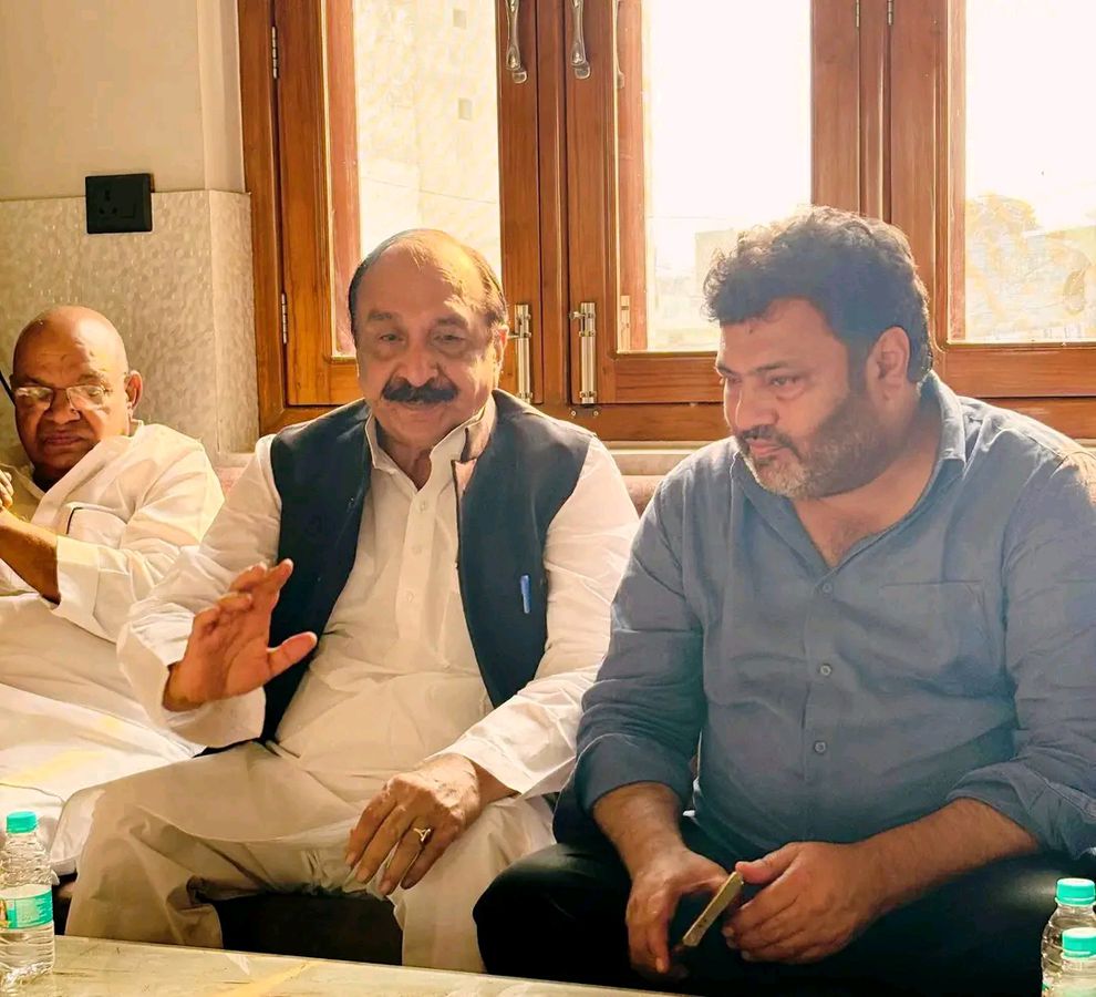 नाम-
इकबाल महमूद 
पद-
विधायक (सपा), संभल</