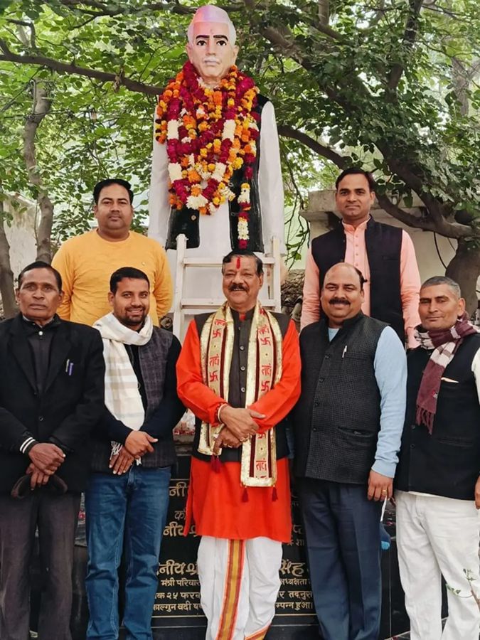 नाम- 
पूरन प्रकाश
पद- विधायक(बीजेपी),<