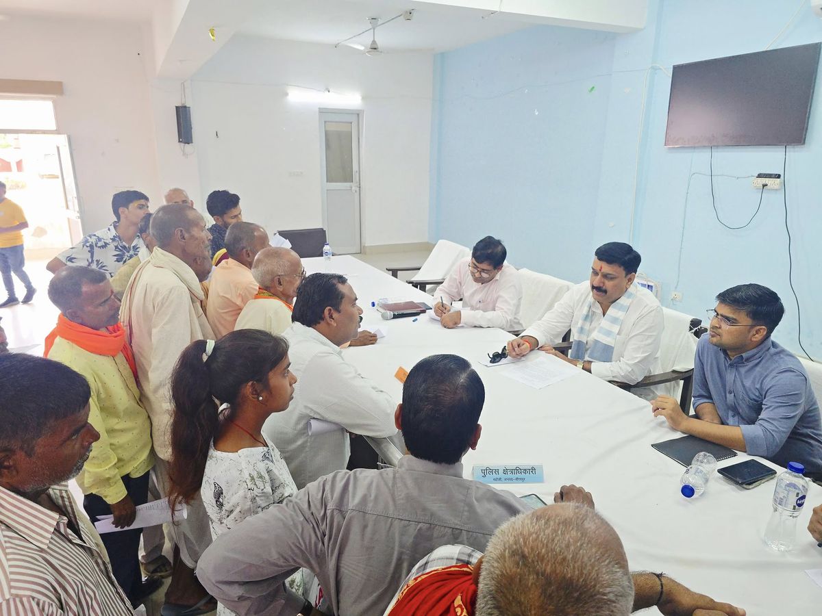 नाम-
शशांक त्रिवेदी पद-
विधायक (बीजेपी), <