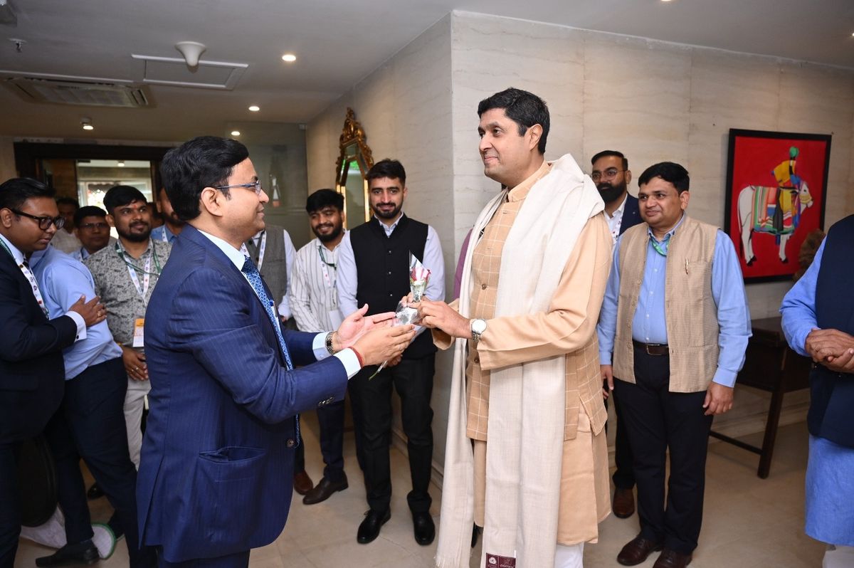 नाम- उज्ज्वल रमण सिंह
पद- विधायक (