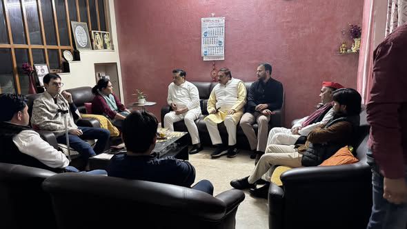 नाम- आशु मलिक
पद- विधायक(सपा), सहारनपुर