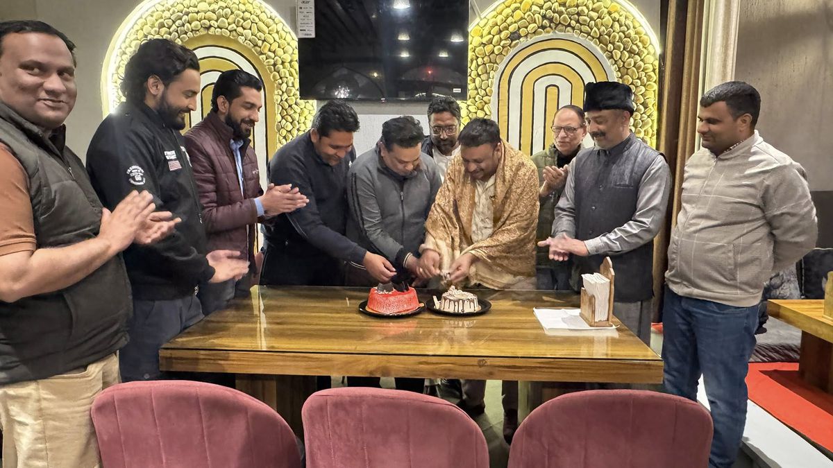 नाम- आशु मलिक
पद- विधायक(सपा), सहारनपुर