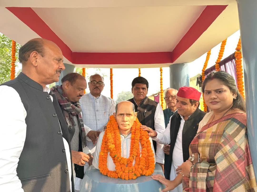 नाम : दुर्गा प्रसाद यादवपद : विधायक, आजमगढ़ विधानसभा क्षेत्र (उत्तर प्रदेश)</