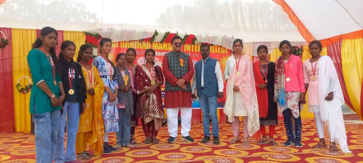 नाम: अवधेश
कुमार सिंह
पद: विधायक (भ