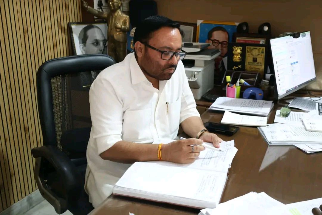 नाम-
अनिल कुमार 
पद-
विधायक (राष्ट्रीय लोक दल ), पुरकाजी (मुजफ्फरनगर), उत्तरप्रदेश</