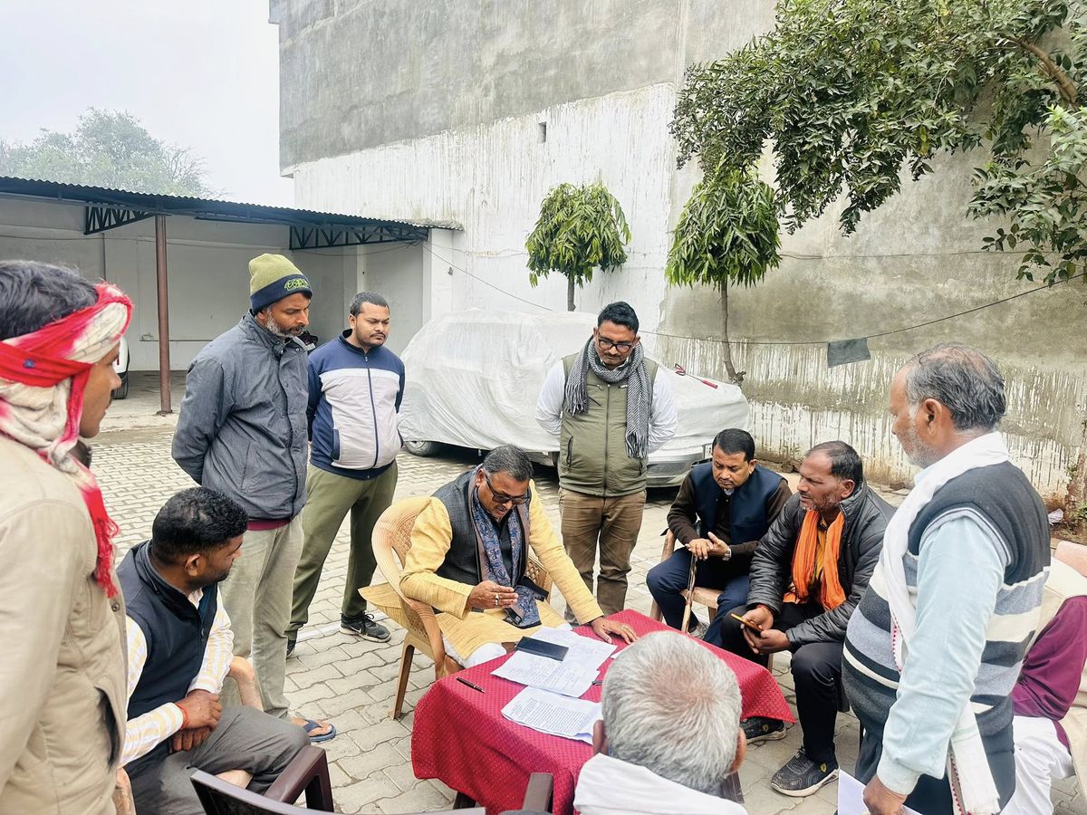 नाम- मनोज कुमार प्रजापति 
पद- विधायक(<