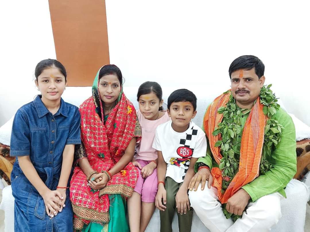 नाम- रिंकी राहुल प्रकाश कोल पद- विधायक (अपना दल), छानबे, मिर्जापुरनवप्रर्वतक कोड- 71189380