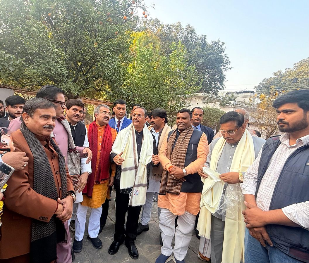 नाम- श्रीकांत कटियार
पद-
विधायक (बीजेपी)